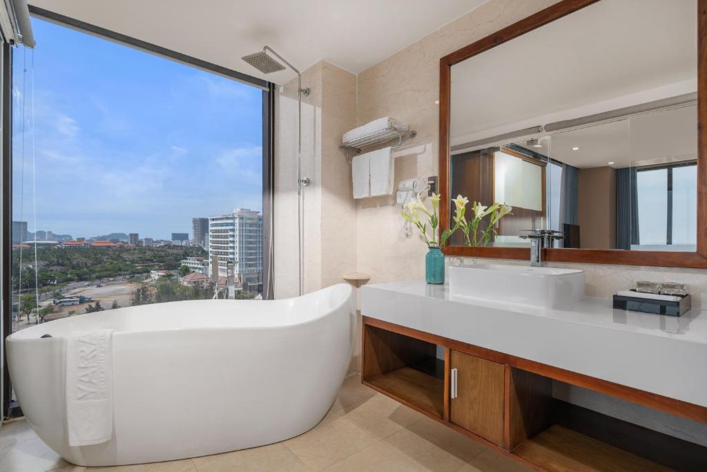 Two-Bedroom Apartment Residence Ocean View with Balcony