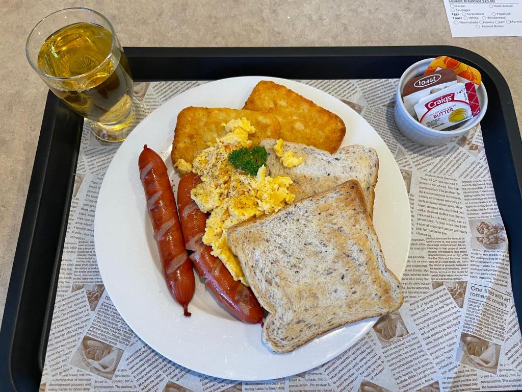 Jídlo v motelu nebo okolí