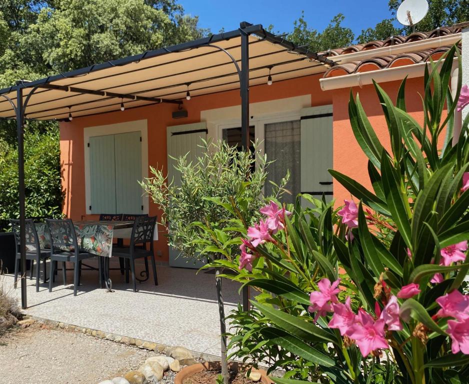 Zahrada ubytování Le Petit Paradis Provençal