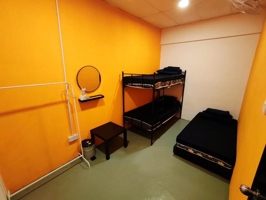 The Cocoon Capsule Hotel - Triple Chambre Avec Salle De Bain Partagée