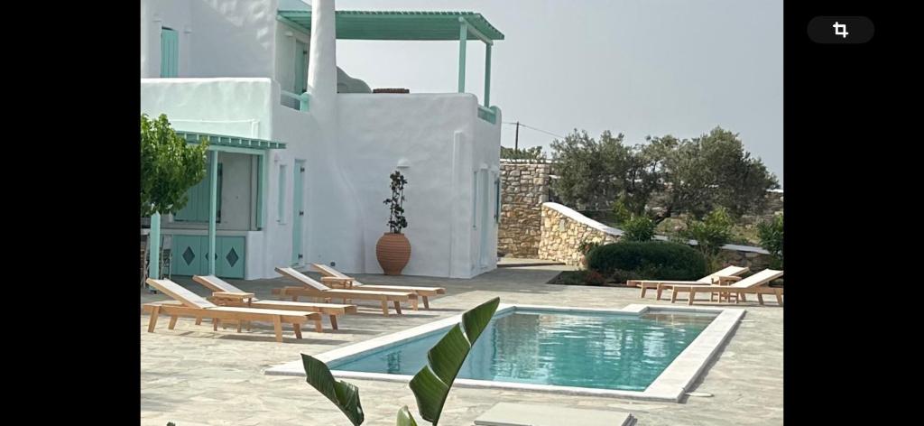 Bazén v ubytovaní Aegean Queen Villas alebo v jeho blízkosti