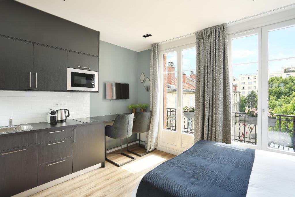 YAYS Paris Zola by Numa - Resim 24