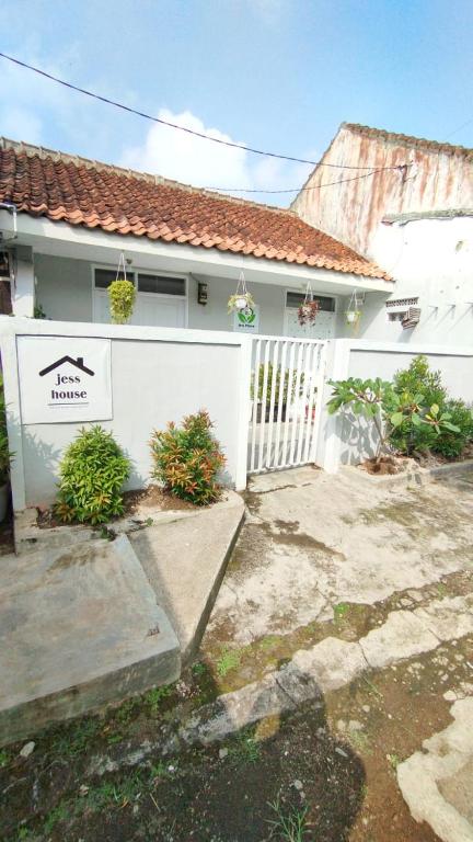 The building in which the holiday home is located