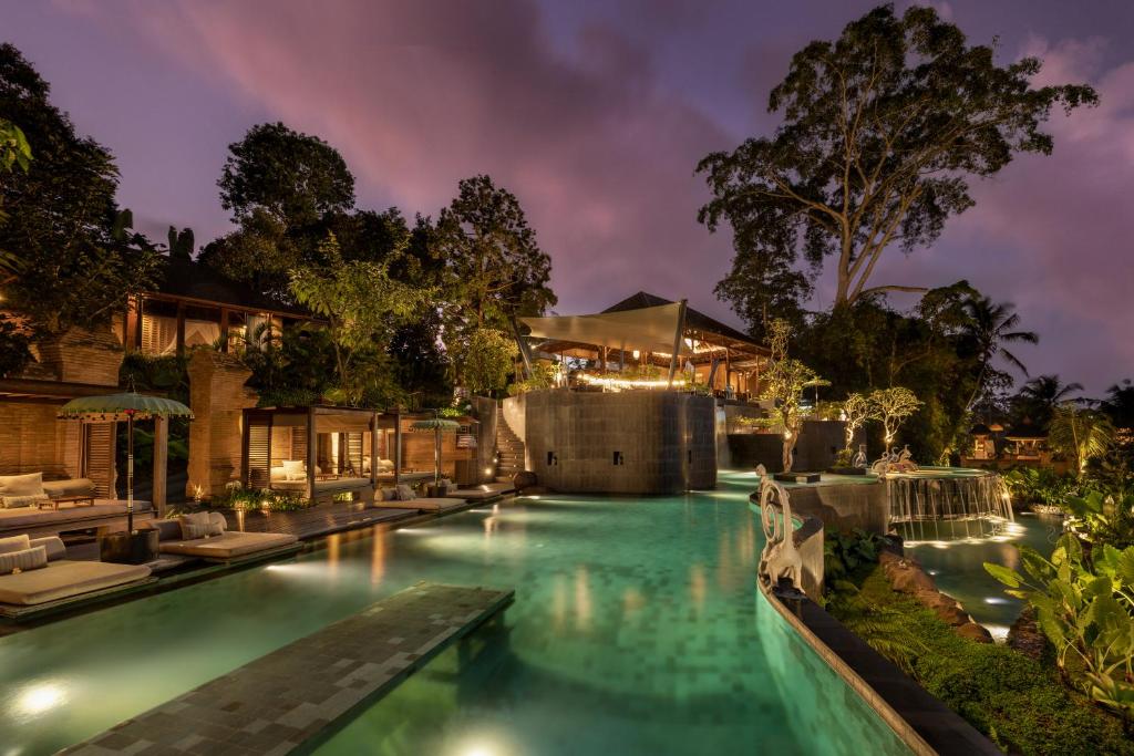 Bazén v ubytování Sanna Ubud A Pramana Experience nebo v jeho okolí