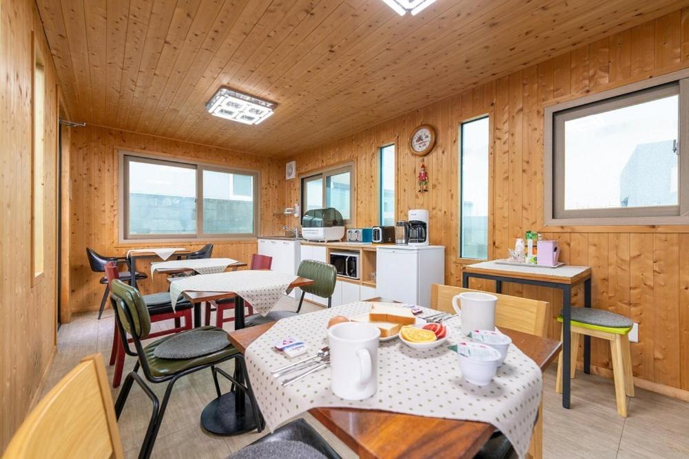 Posezení v ubytování Gyeongju Guesthouse Picnic