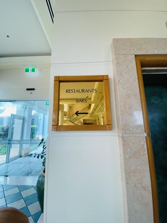 Vstupní hala nebo recepce v ubytování Ocean View Studio Apartment Surfers Paradise - Free Parking