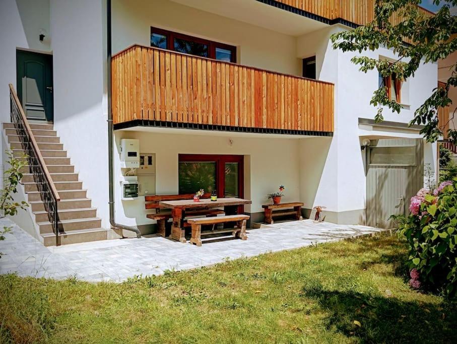 Budova, kde se apartmán nachází