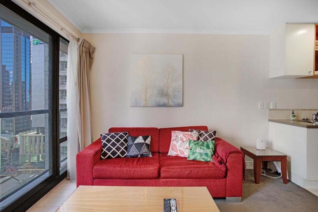 City Hideaway 1 BR Apt with Pool and Gym