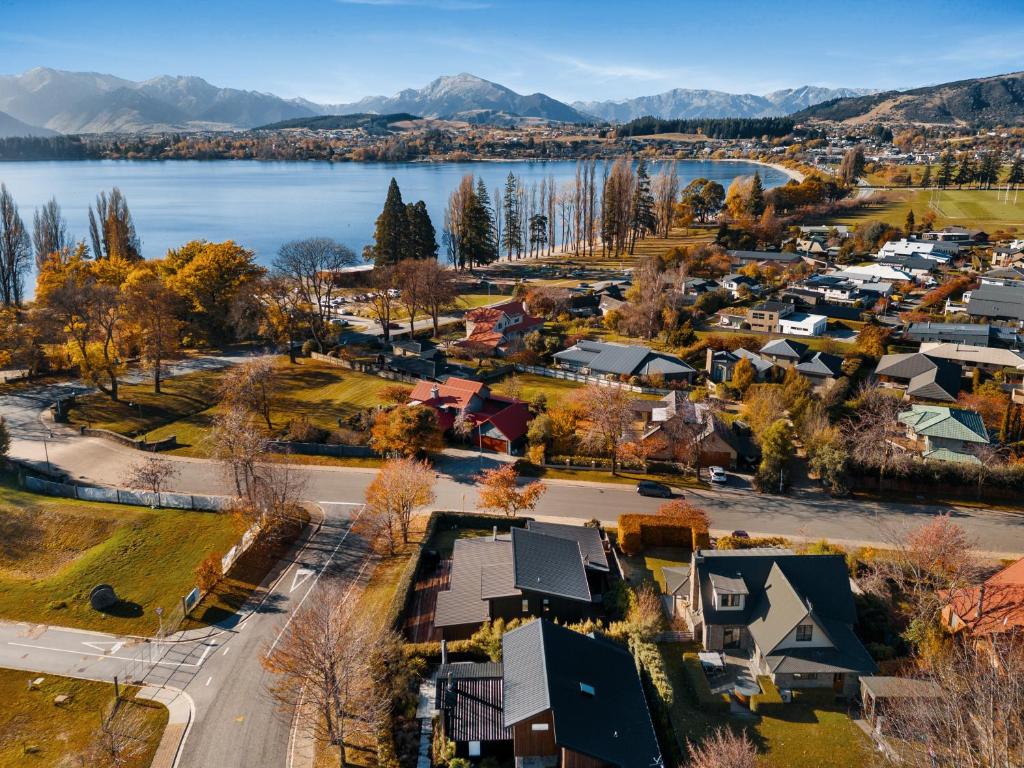 Lake Living That Wanaka Tree - Resim 1