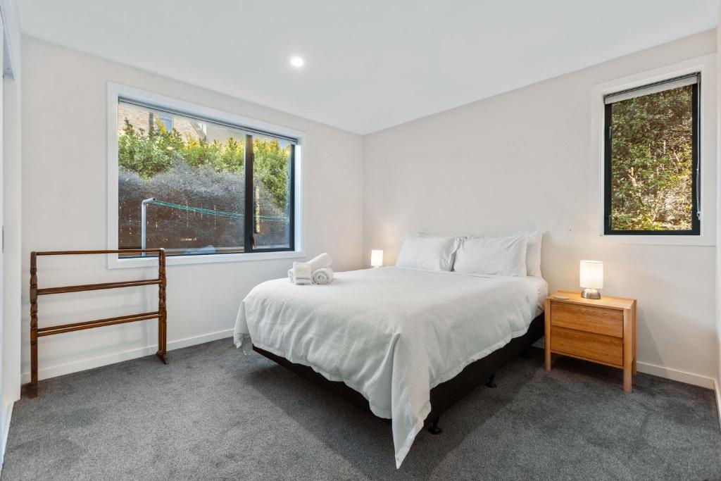 Lake Living That Wanaka Tree - Resim 24