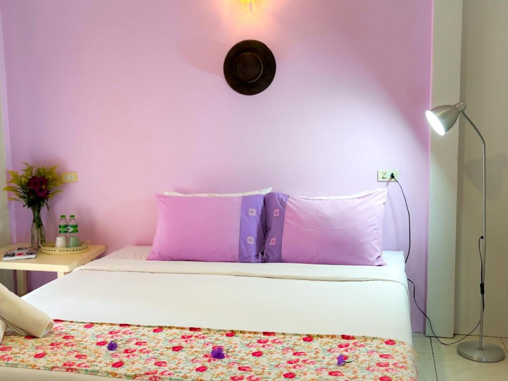 Les Fleurs House