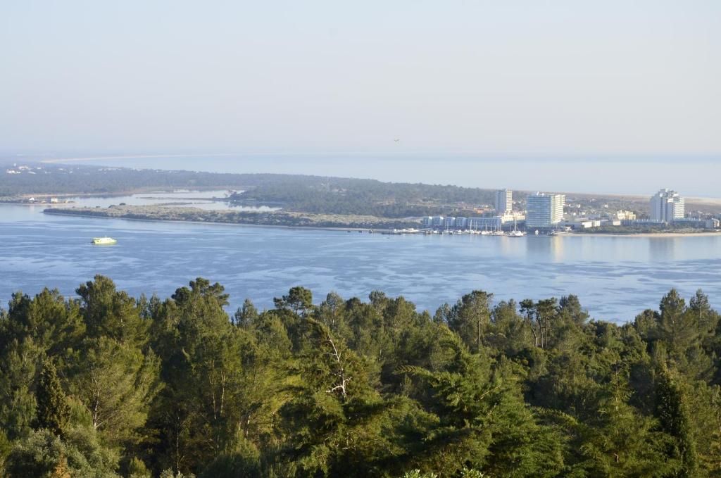 a view of the allegheny river from a bluff at Ha Mar ao Luar in Setúbal