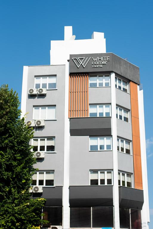 White Corner - Resim 5