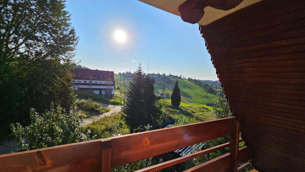 Bukowiański Dworek - Wyciągi, Narciarnia, Kuchnia - 7