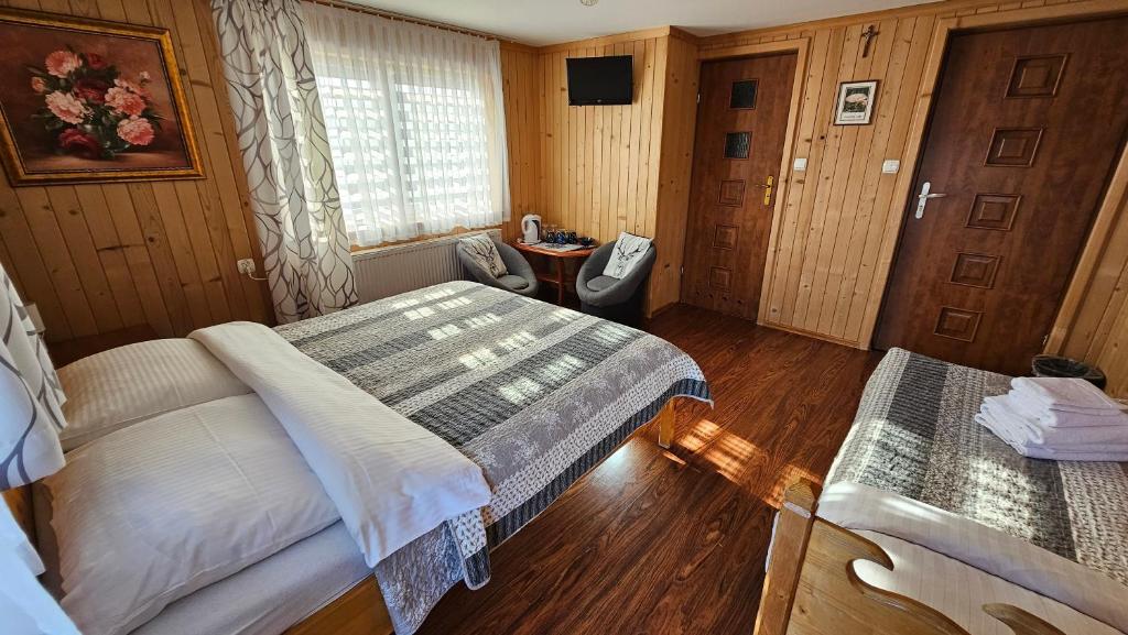 Bukowiański Dworek - Wyciągi, Narciarnia, Kuchnia - 14