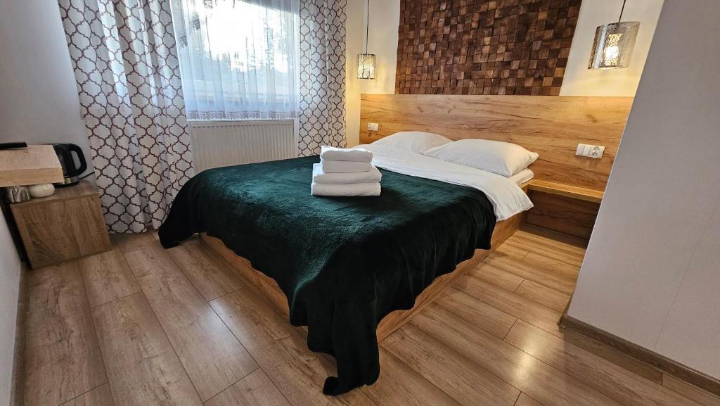 Bukowiański Dworek - Wyciągi, Narciarnia, Kuchnia - 19