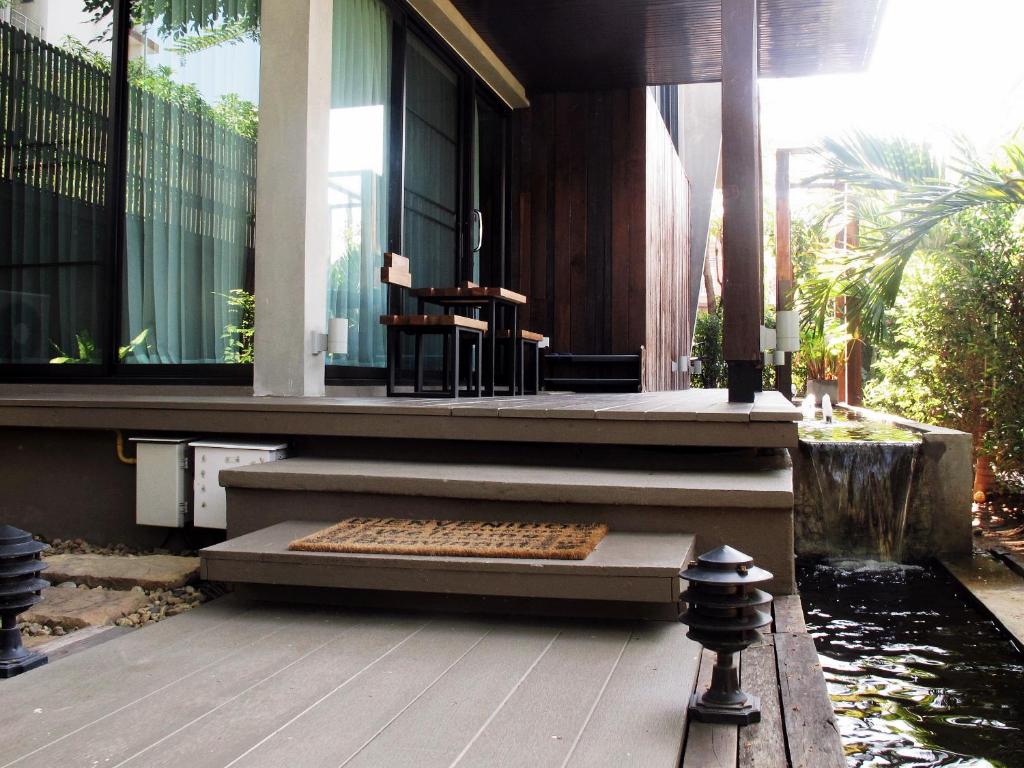 The White Elephant Home - 18