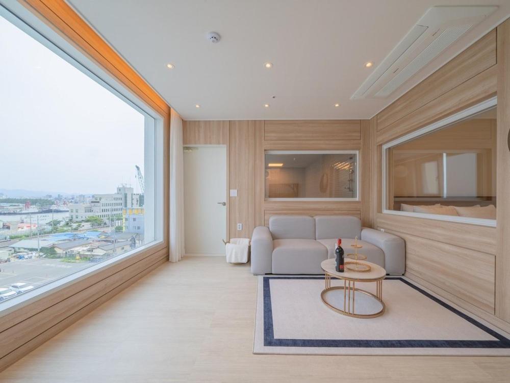 Pohang Pool Villa Yeongil - Double Room 2