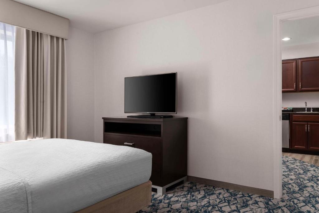 Homewood Suites by Hilton Boston Cambridge-Arlington, MA - 女王套房 - 听力访问/非吸烟