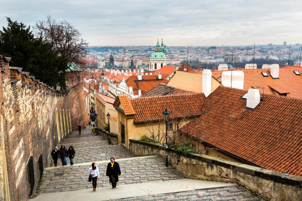Nespecifikovaný výhled na destinaci Praha nebo výhled na město při pohledu z apartmánu