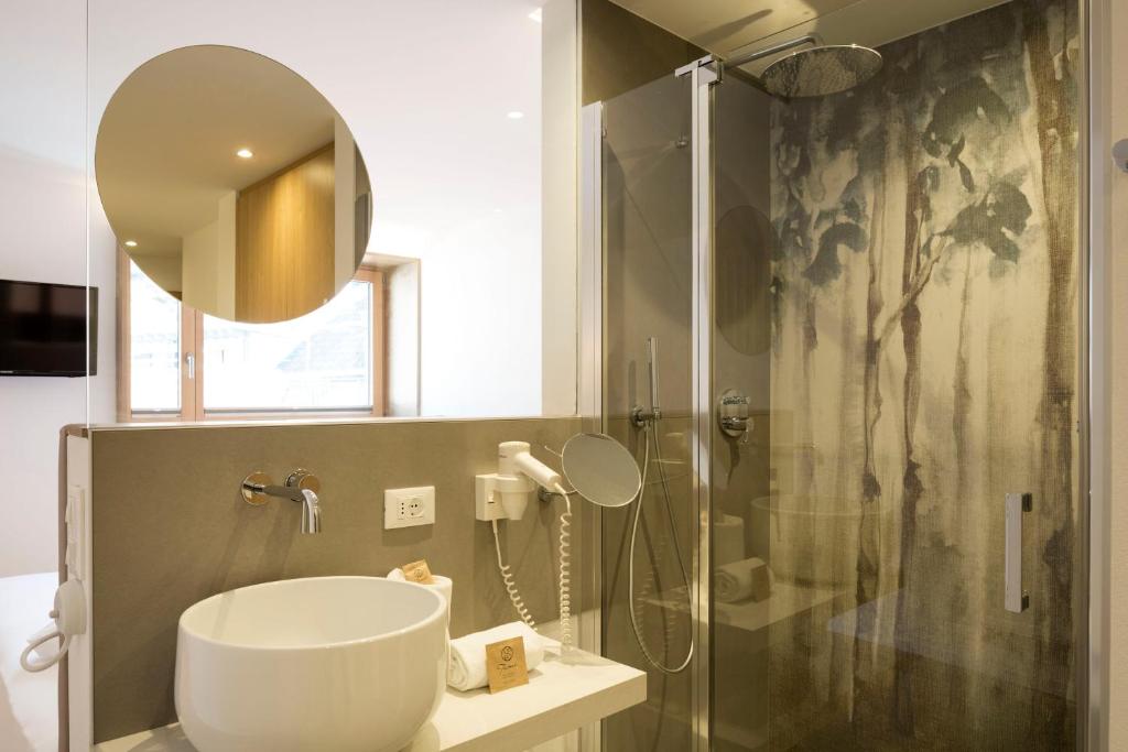 Koupelna v ubytování HEIMAT - Chic & Spacious Alpine Escape Schlanders