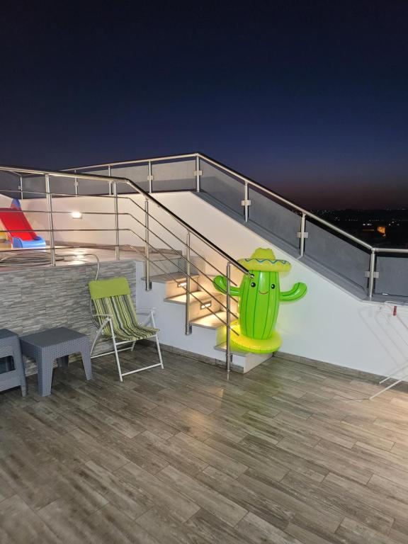 Balkón nebo terasa v ubytování Appartement avec piscine vue sur mer