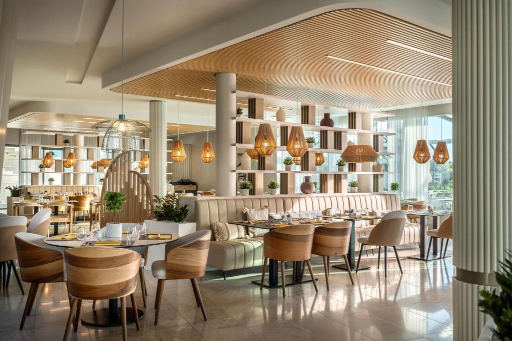 Restaurace v ubytování Valamar Lacroma Hotel