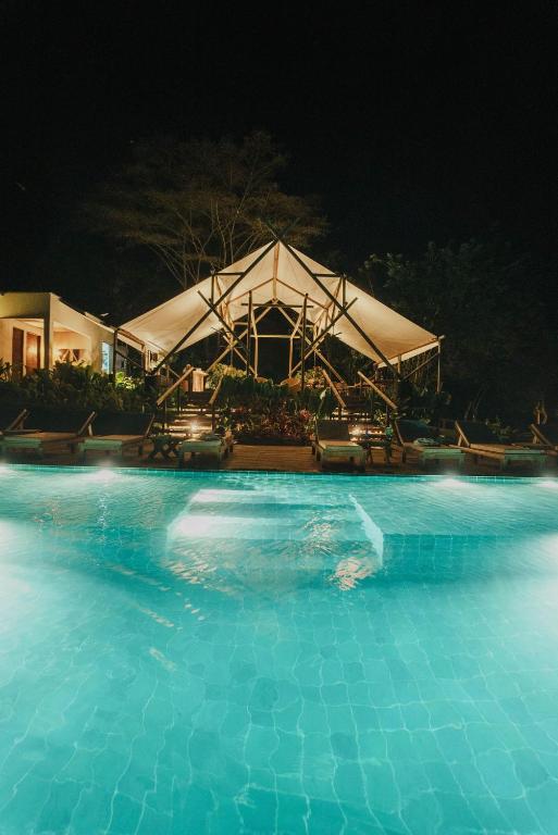 Πισίνα στο ή κοντά στο Glamping Entre Rios