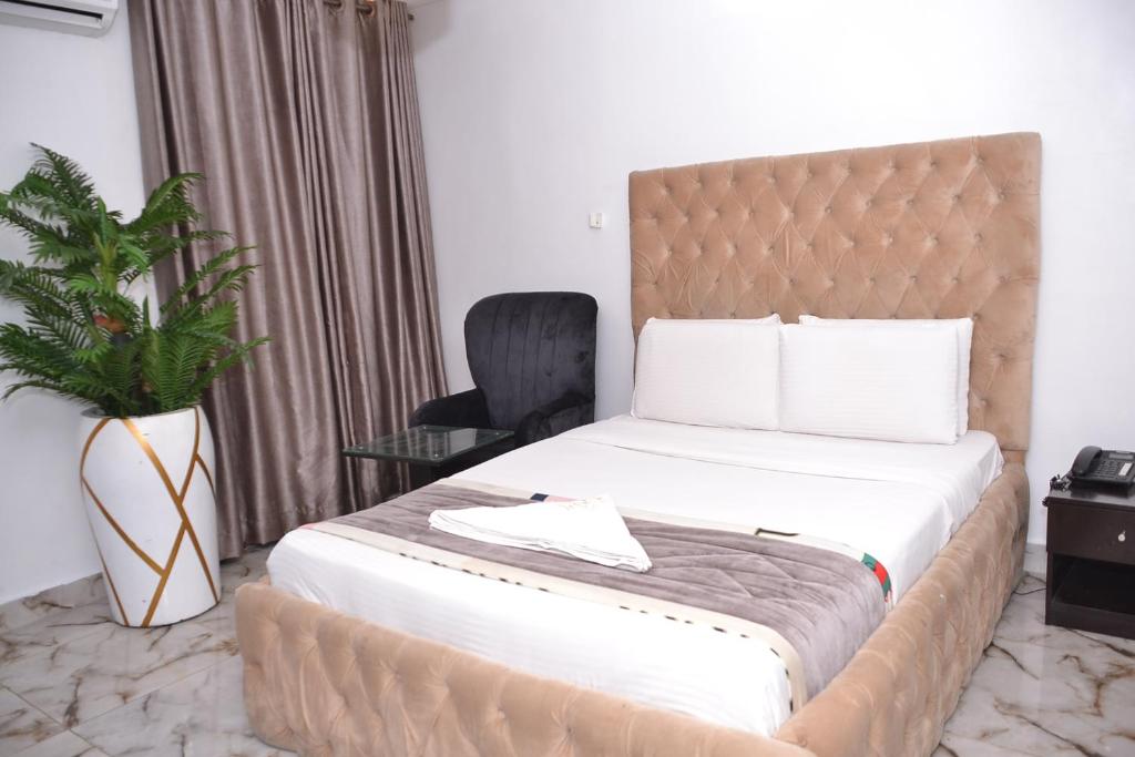 Postel nebo postele na pokoji v ubytování Standard Luxury Room - Sleeps2 - Pool - PetAllowed
