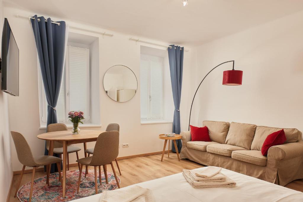 Posedenie v ubytovaní MALIXA - Apartment in the heart of Vienna next to Metro