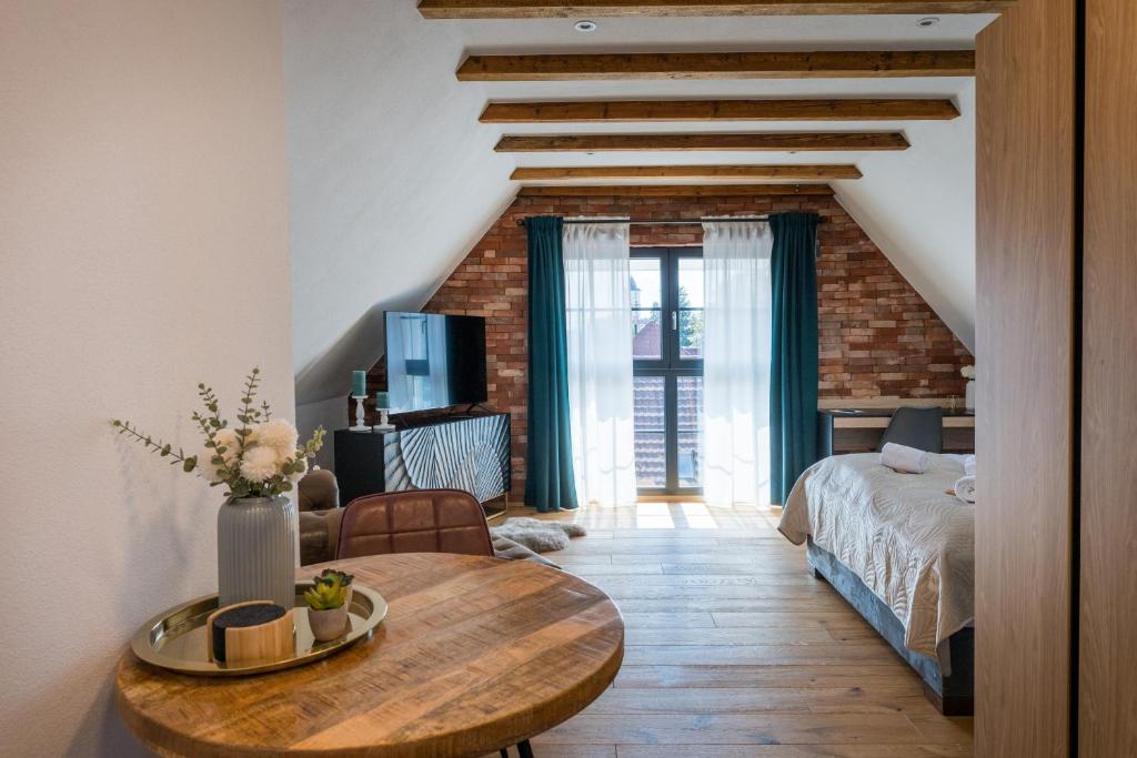 MK Apartments - Suite Avec Balcon