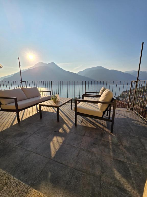 Amazing Lake View Apartment with Pool and 2 Terraces, Modern Urio, by ... - Breathtaking Lake View Apartments