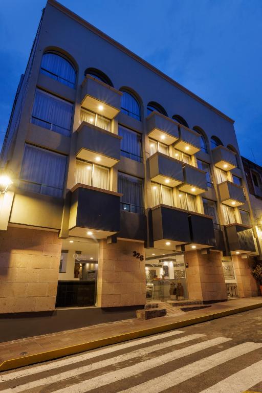 Budova, kde se hotel nachází