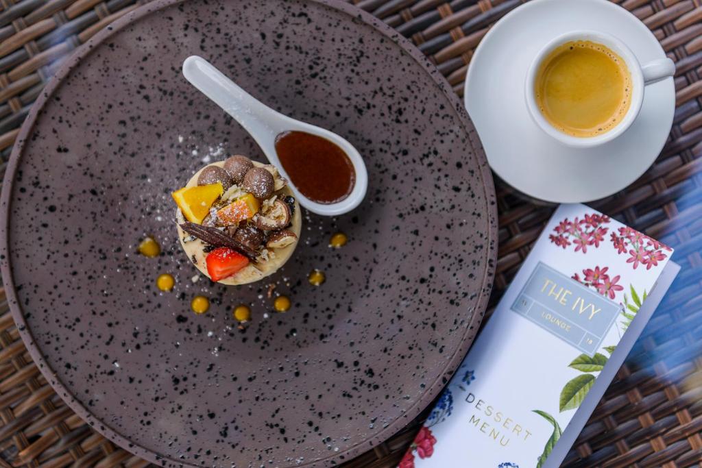 The Victoria - Resim 27