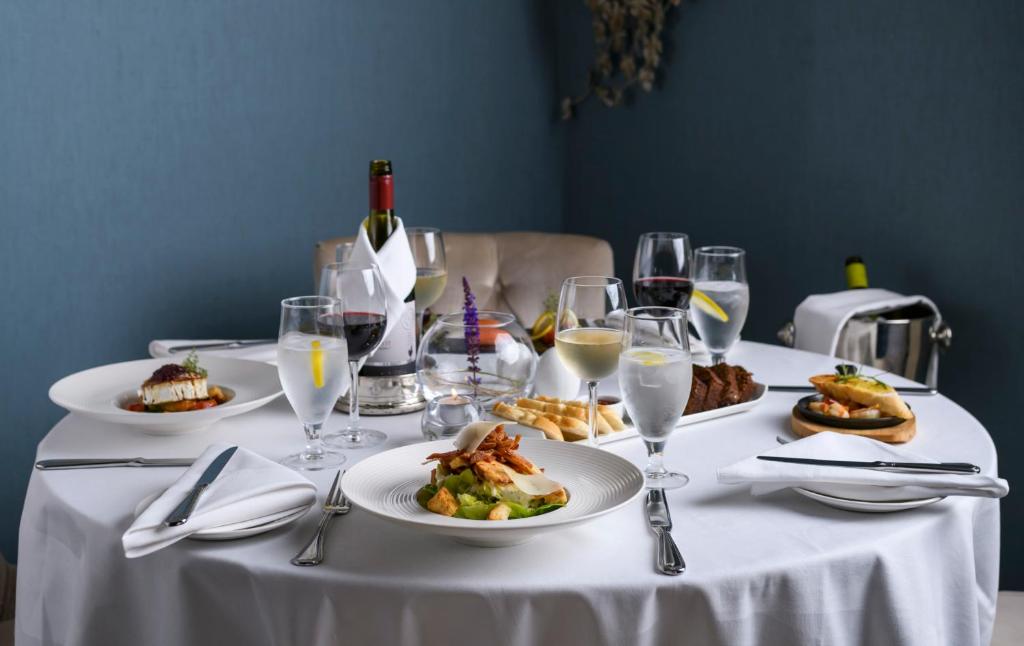 The Victoria - Resim 36