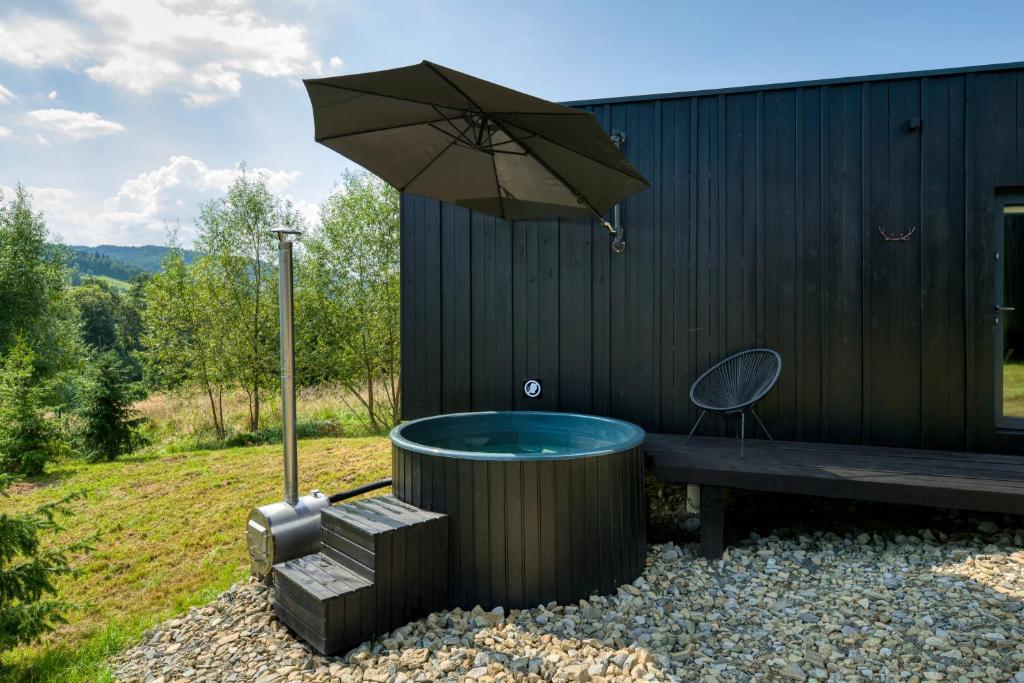 Fotografie z fotogalerie ubytování Black Deer - z Sauną na Tarasie, Jacuzzi i Widokiem na Góry - by Deer Hills Luxury Apartments v destinaci Kocoń