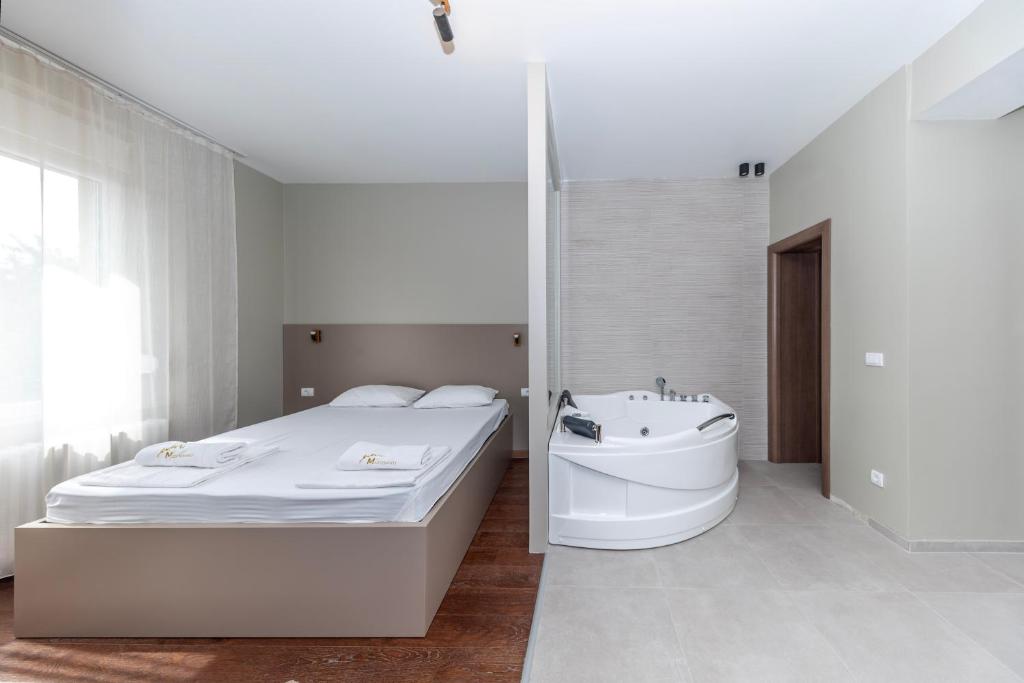 Bagno di Garni Hotel Mediteraneo
