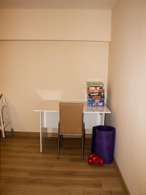Fotografie z fotogalerie ubytování Stylish Triplex Apartment in The Heart of Izmir v destinaci Konak