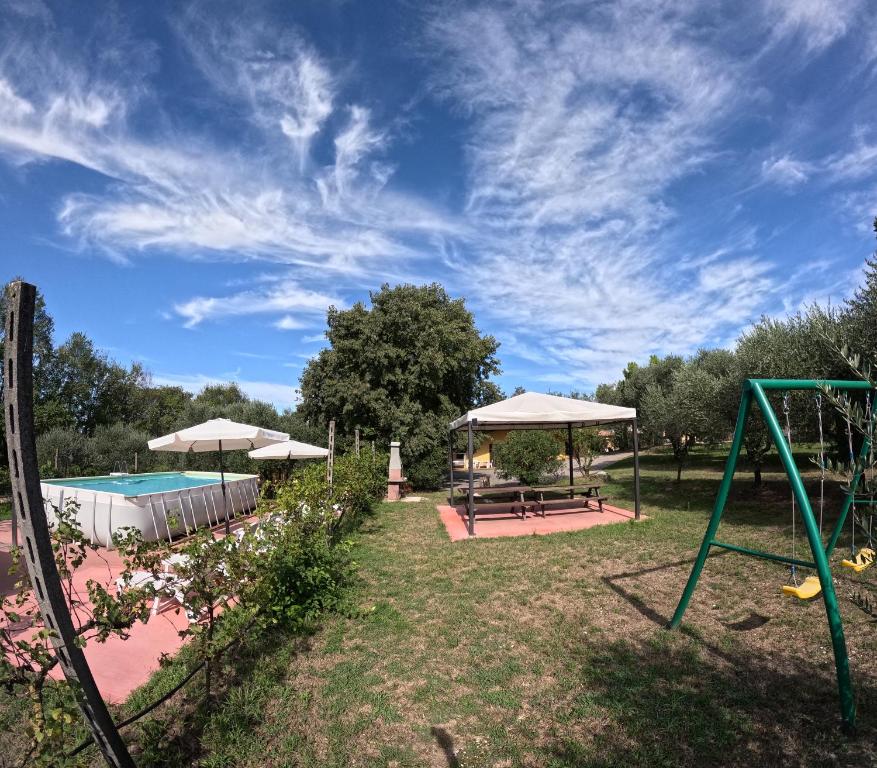 Herní místnost nebo prostor pro děti v ubytování Agriturismo Gardenali