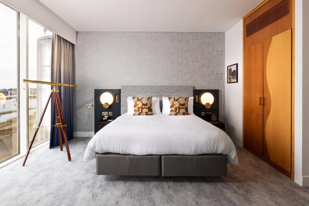 
Super King Suite with Harbour and Bay View - Tiger Bay
