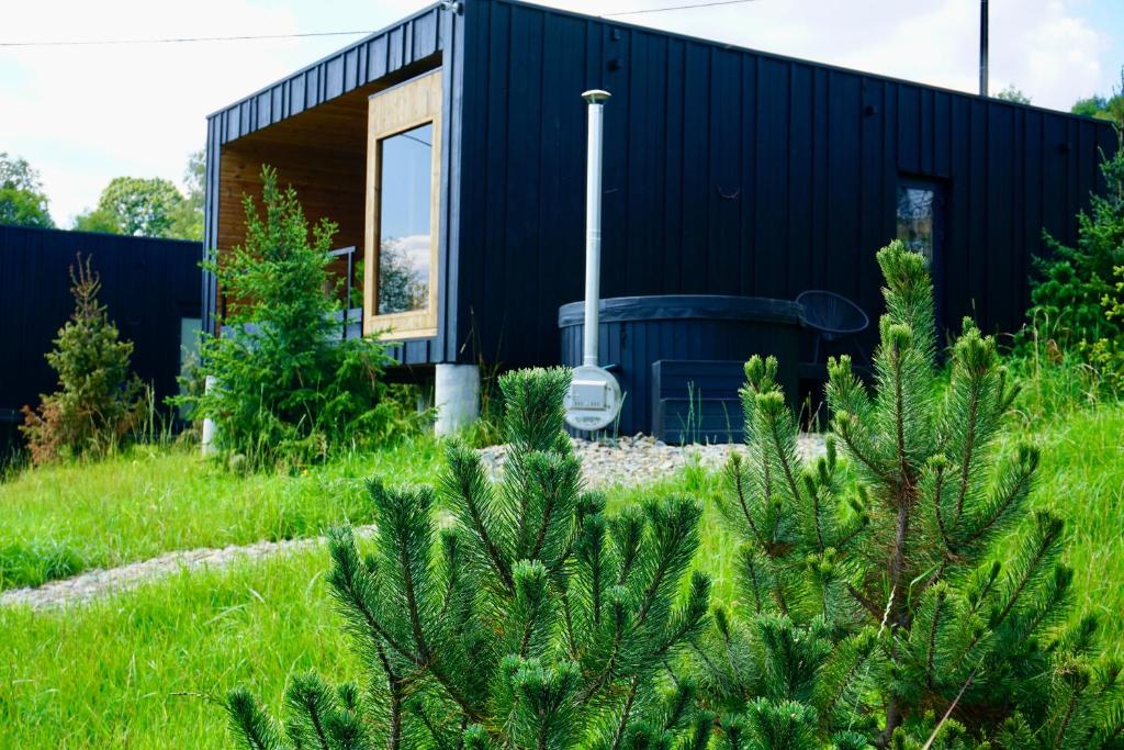 Zahrada ubytování Black Deer - z Sauną na Tarasie, Jacuzzi i Widokiem na Góry - by Deer Hills Luxury Apartments