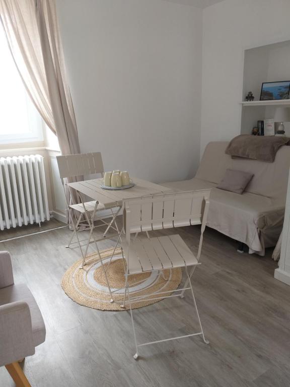 Posezení v ubytování MANOIR ST YVES -Gîte