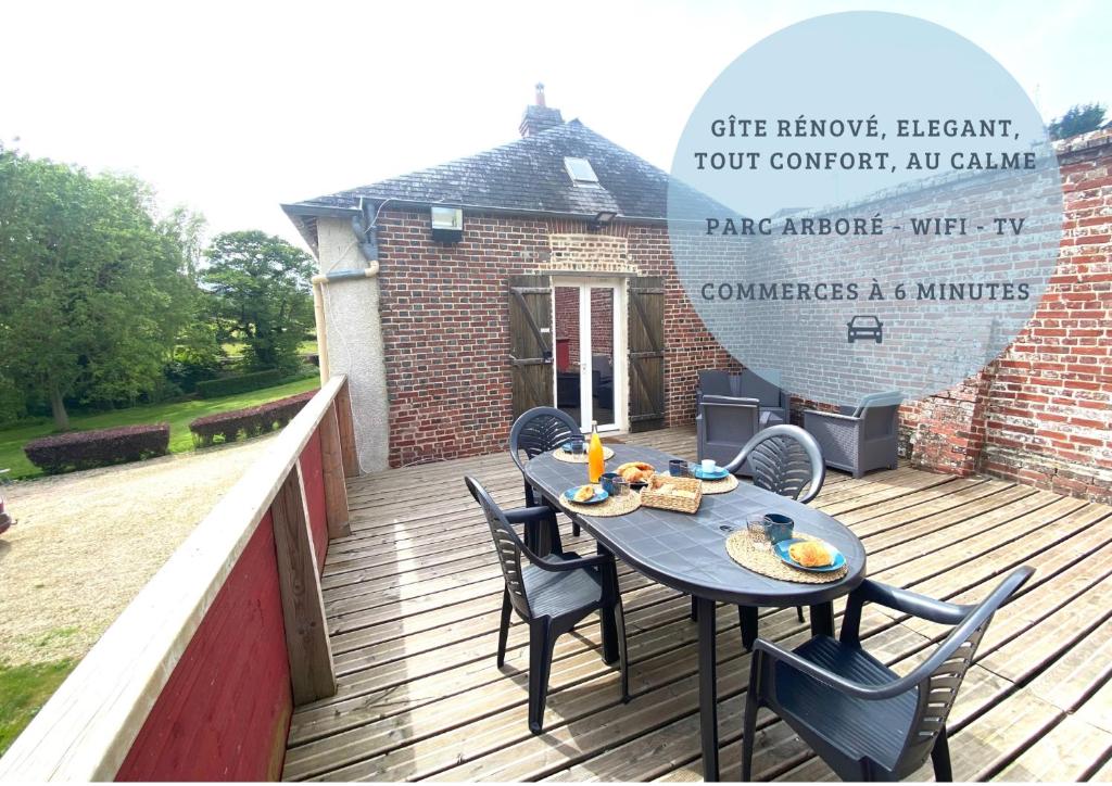 Το κτήριο όπου στεγάζεται  το διαμέρισμα