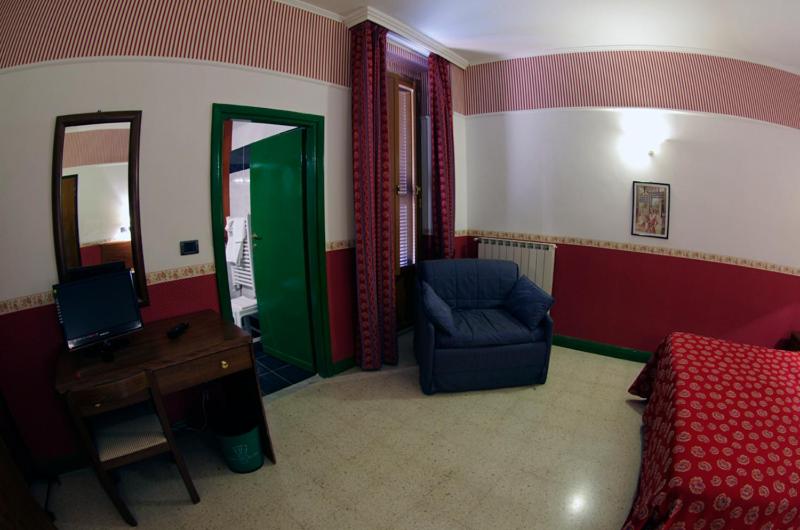 Posezení v ubytování Hotel Iris Crillon