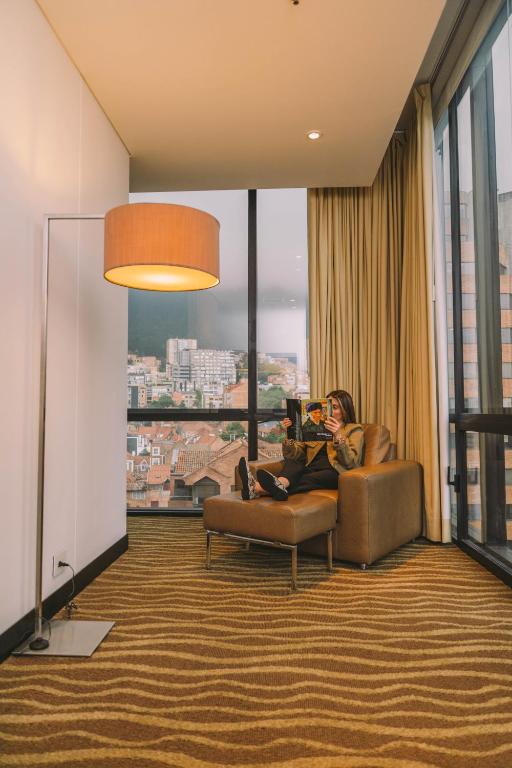 Posezení v ubytování Holiday Inn Express & Suites Bogota Zona Financiera by IHG