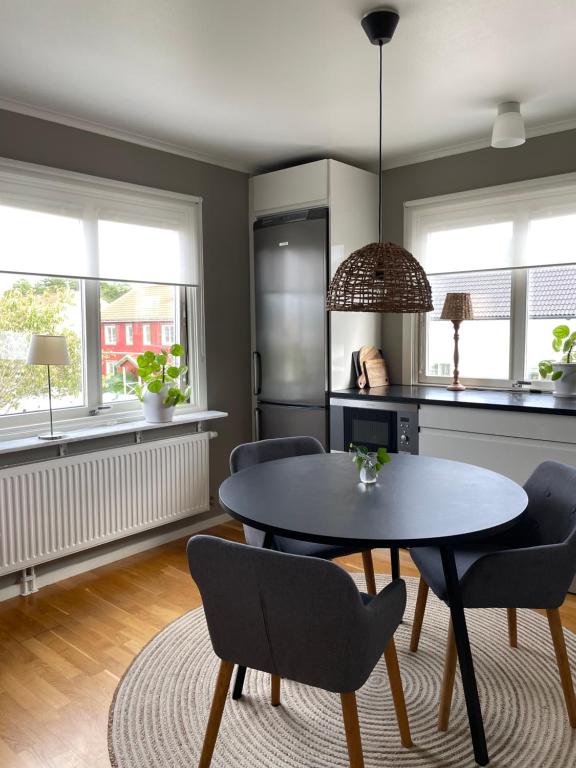 Annies Hus - Very nice 2 bedroom apt top floor - Twee Slaapkamers Appartement