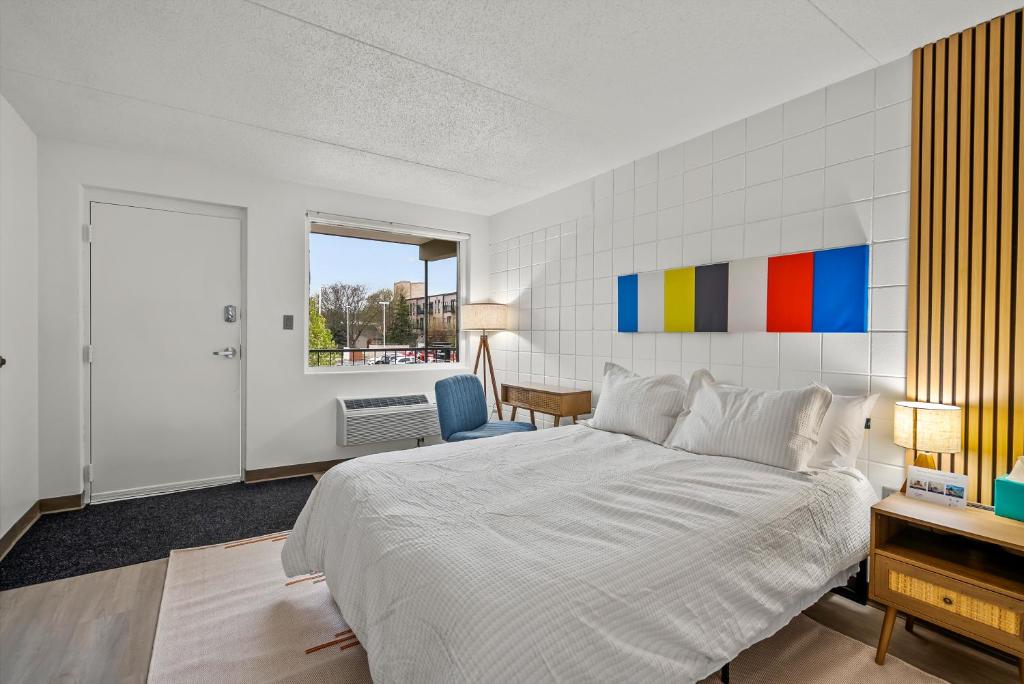 The Lindell Motor Lodge - One-Bedroom Apartment