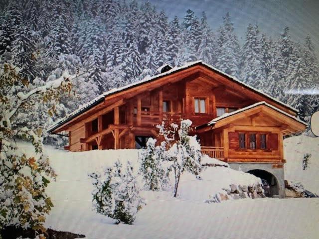 Το chalet classé 4 étoiles face aux Aravis plein sud 12 personnes τον χειμώνα