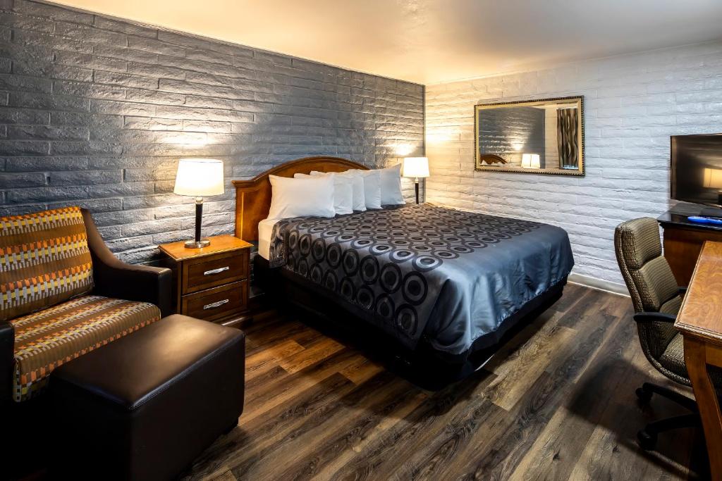 Hitching Post Studios Inn - King Room - No Fumador