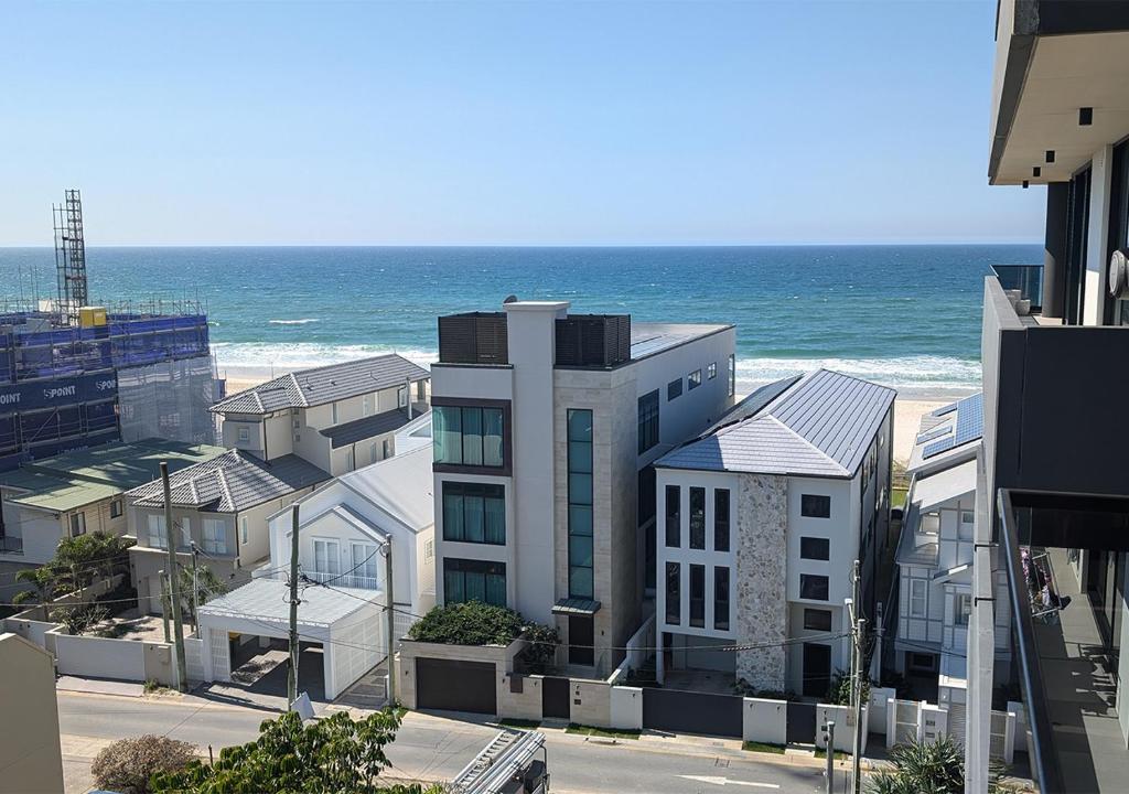5th Floor Beachside Ocean View with Wi-Fi, Pool and Gym - Appartement De Deux Chambres
